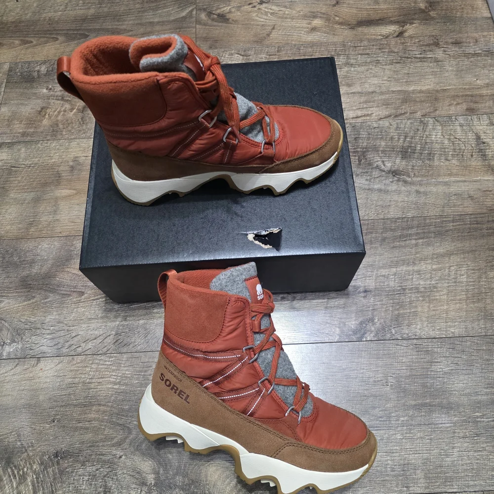 Sorel Kinectic Impact WP Red and Brown Winter Boots Women 8